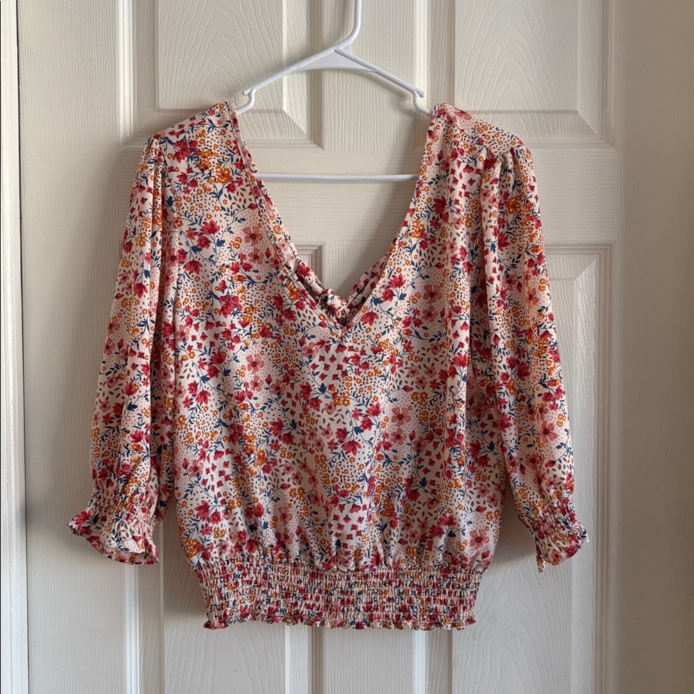 Nine Britton-Lana Back Tie Detail Cropped Top. Floral V-Neck Blouse - Multicolor